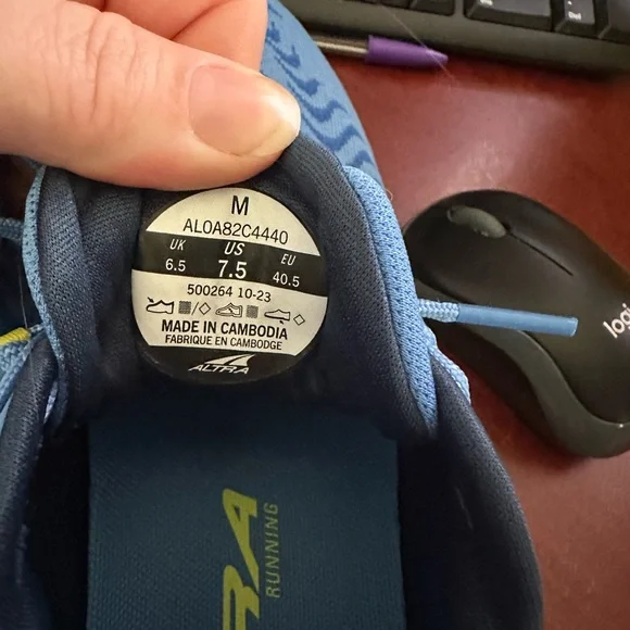 Altra Blue and Yellow Running Shoes - Picture 4 of 4